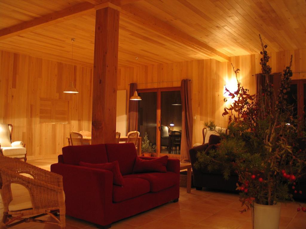 Maison Rouge Plan d'Aups Екстер'єр фото